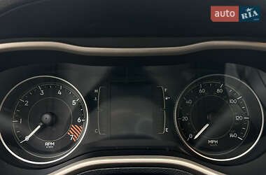 Внедорожник / Кроссовер Jeep Cherokee 2014 в 
