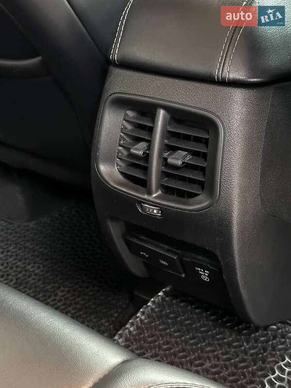 Внедорожник / Кроссовер Jeep Cherokee 2019 в Новомосковске фото 35 Внедорожник / Кроссовер Jeep Cherokee 2019 в Новомосковске