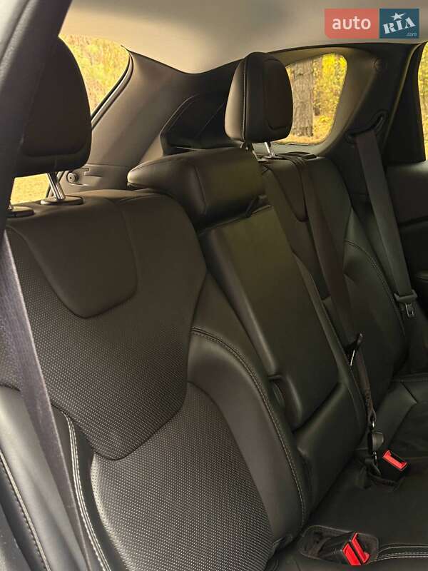 Внедорожник / Кроссовер Jeep Cherokee 2019 в Новомосковске фото 40 Внедорожник / Кроссовер Jeep Cherokee 2019 в Новомосковске