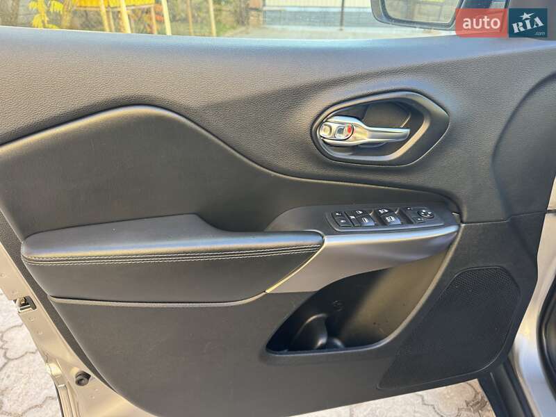 Внедорожник / Кроссовер Jeep Cherokee 2019 в Ровно фото 13 Внедорожник / Кроссовер Jeep Cherokee 2019 в Ровно