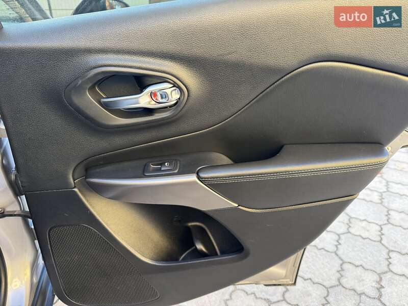 Внедорожник / Кроссовер Jeep Cherokee 2019 в Ровно фото 21 Внедорожник / Кроссовер Jeep Cherokee 2019 в Ровно
