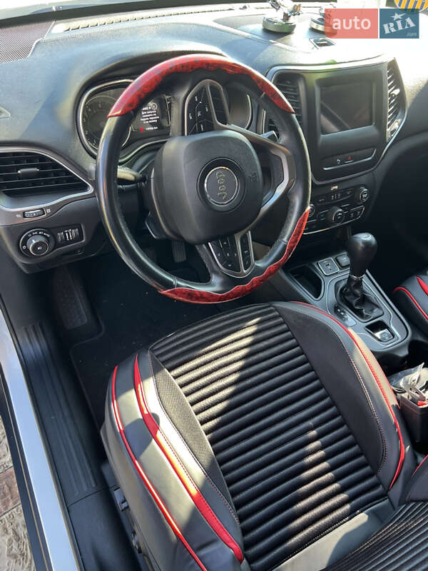 Внедорожник / Кроссовер Jeep Cherokee 2018 в Харькове