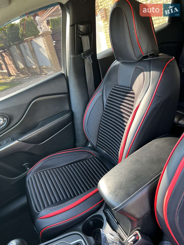 Внедорожник / Кроссовер Jeep Cherokee 2018 в Харькове