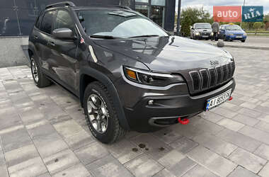 Внедорожник / Кроссовер Jeep Cherokee 2019 в 