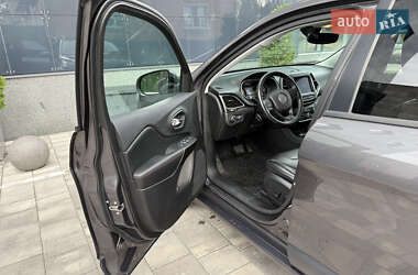 Внедорожник / Кроссовер Jeep Cherokee 2019 в 