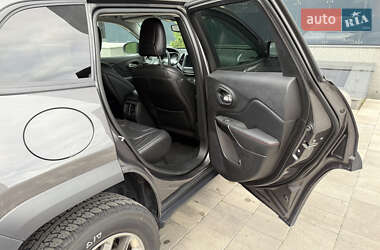 Внедорожник / Кроссовер Jeep Cherokee 2019 в 