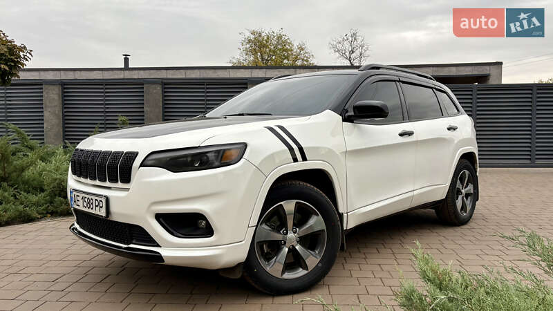 Внедорожник / Кроссовер Jeep Cherokee 2019 в Кривом Роге