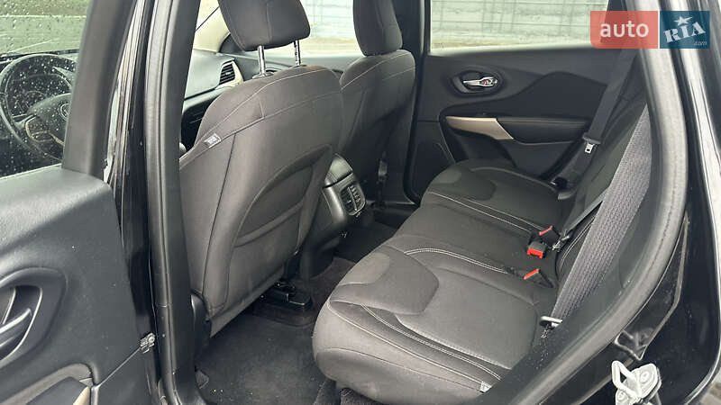 Позашляховик / Кросовер Jeep Cherokee 2017 в Полтаві фото 14 Позашляховик / Кросовер Jeep Cherokee 2017 в Полтаві