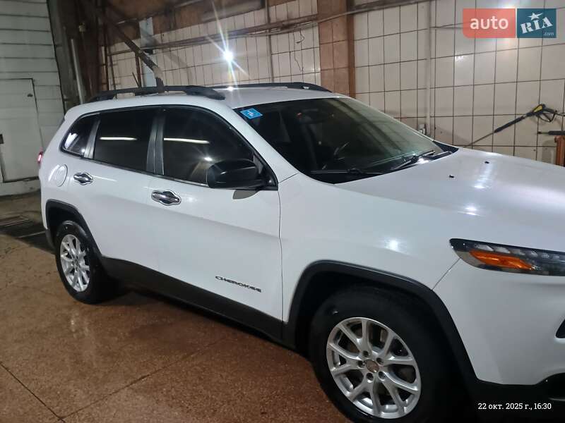 Внедорожник / Кроссовер Jeep Cherokee 2014 в Харькове