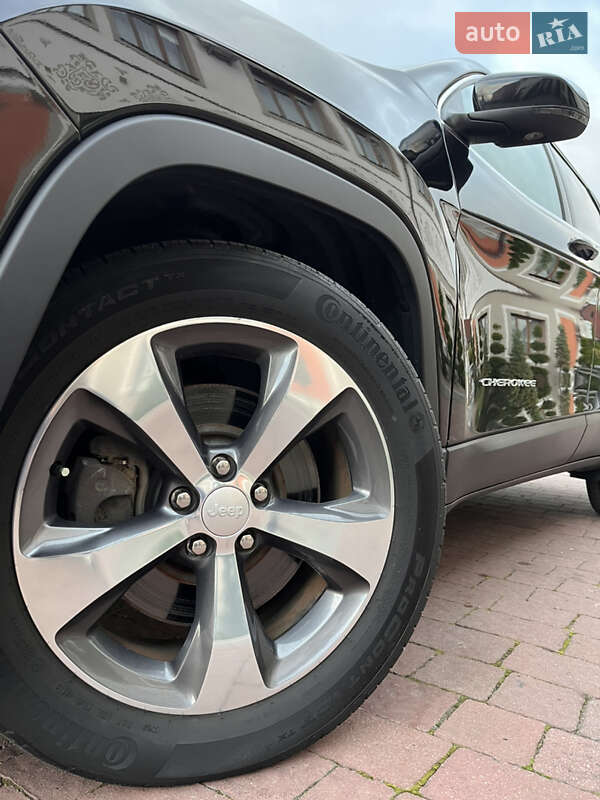 Внедорожник / Кроссовер Jeep Cherokee 2019 в Львове