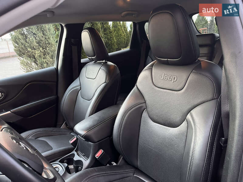 Внедорожник / Кроссовер Jeep Cherokee 2019 в Львове