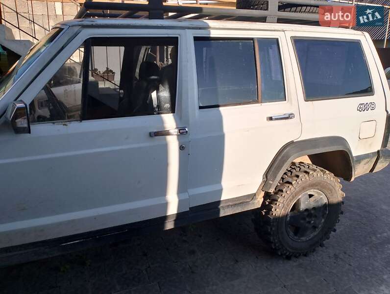 Внедорожник / Кроссовер Jeep Cherokee 1994 в Мукачево