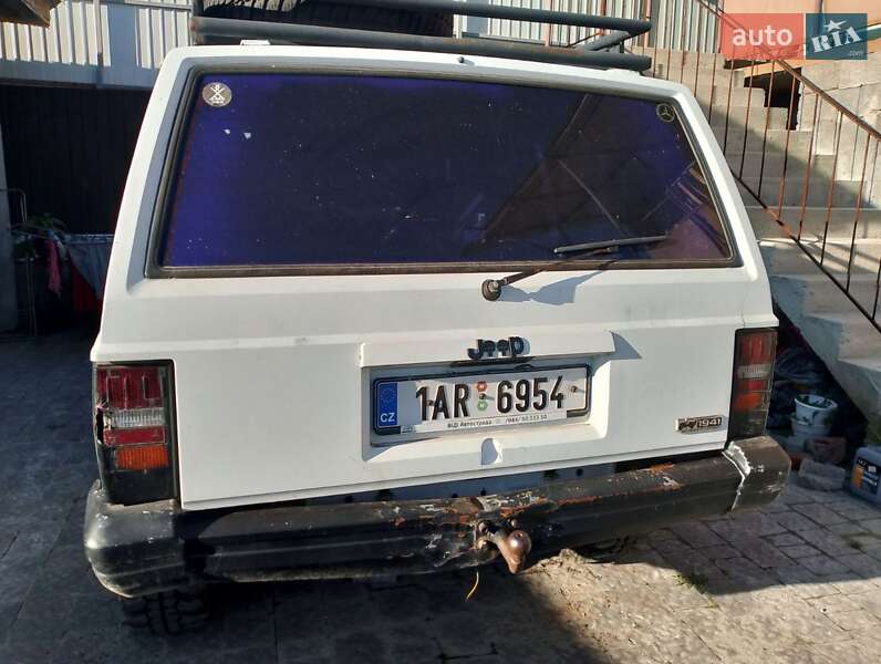 Внедорожник / Кроссовер Jeep Cherokee 1994 в Мукачево
