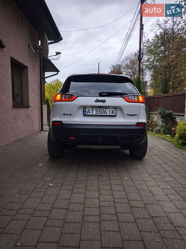 Внедорожник / Кроссовер Jeep Cherokee 2018 в Надворной