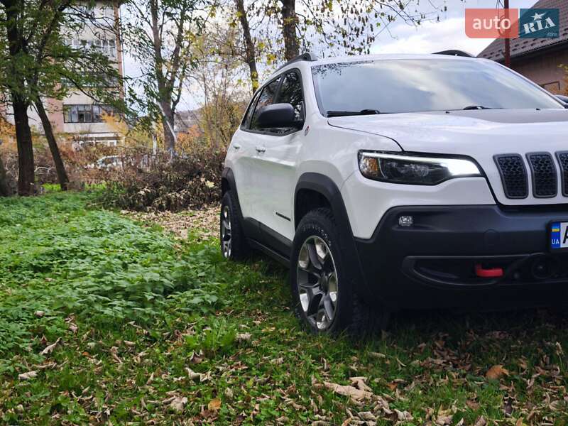 Внедорожник / Кроссовер Jeep Cherokee 2018 в Надворной