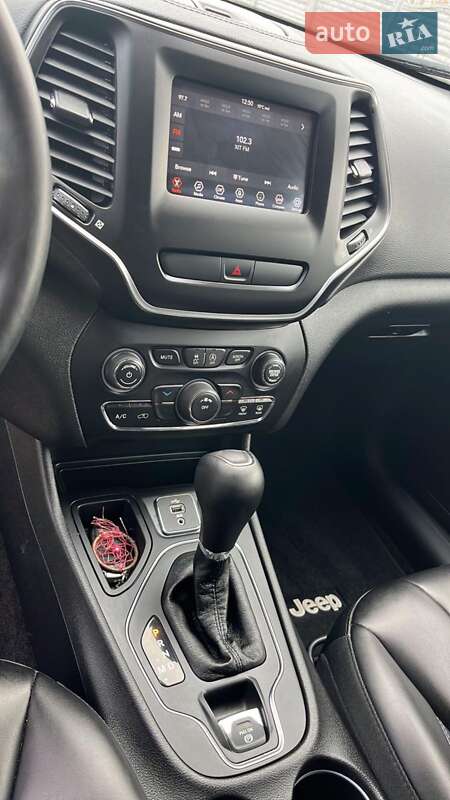 Внедорожник / Кроссовер Jeep Cherokee 2019 в Полтаве