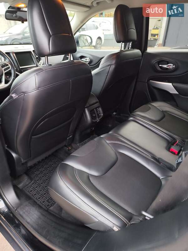 Позашляховик / Кросовер Jeep Cherokee 2017 в Чернігові фото 18 Позашляховик / Кросовер Jeep Cherokee 2017 в Чернігові