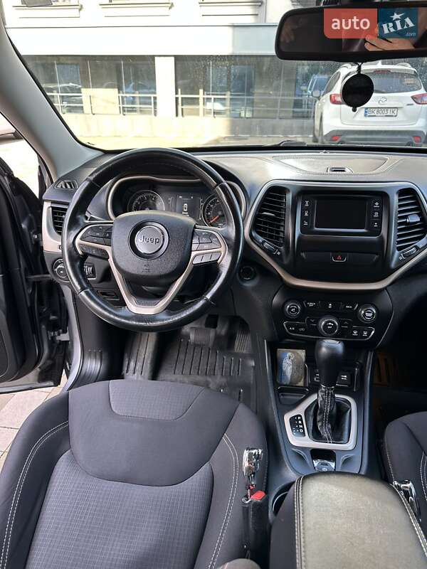 Позашляховик / Кросовер Jeep Cherokee 2015 в Рівному фото 16 Позашляховик / Кросовер Jeep Cherokee 2015 в Рівному