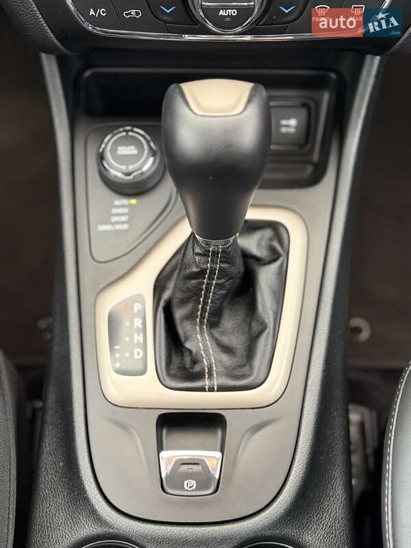 Внедорожник / Кроссовер Jeep Cherokee 2015 в Черновцах фото 43 Внедорожник / Кроссовер Jeep Cherokee 2015 в Черновцах