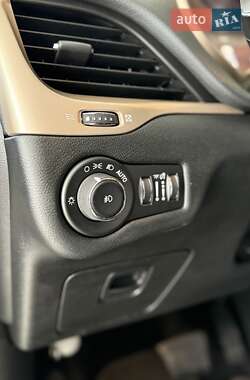 Позашляховик / Кросовер Jeep Cherokee 2015 в  фото 47 Позашляховик / Кросовер Jeep Cherokee 2015 в
