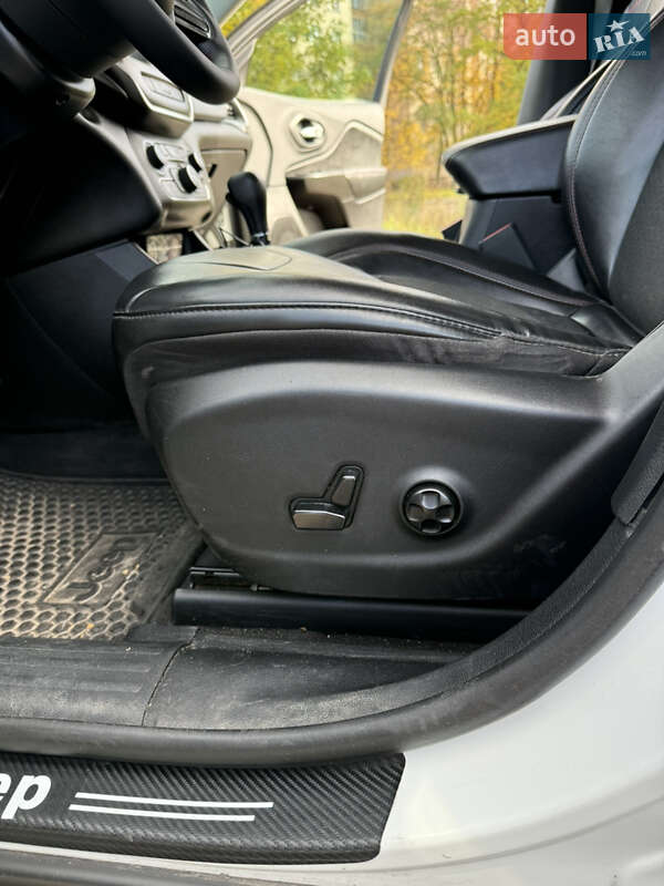 Внедорожник / Кроссовер Jeep Cherokee 2019 в Киеве фото 13 Внедорожник / Кроссовер Jeep Cherokee 2019 в Киеве