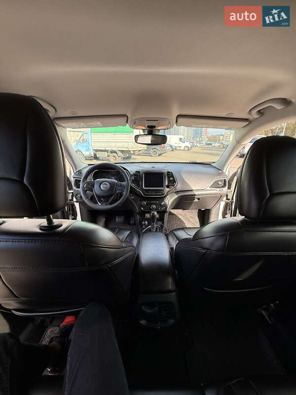 Внедорожник / Кроссовер Jeep Cherokee 2019 в Киеве фото 21 Внедорожник / Кроссовер Jeep Cherokee 2019 в Киеве