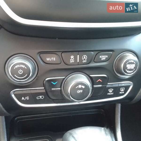 Внедорожник / Кроссовер Jeep Cherokee 2018 в Черкассах