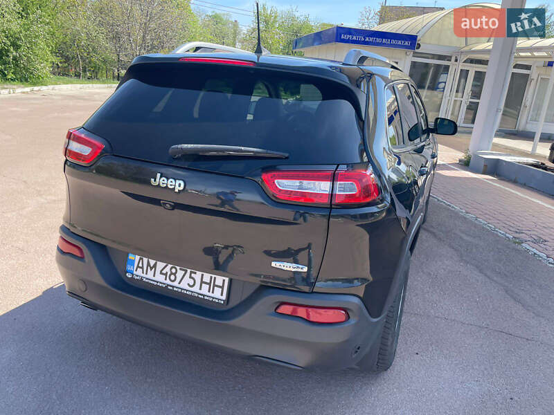 Внедорожник / Кроссовер Jeep Cherokee 2015 в Киеве фото 35 Внедорожник / Кроссовер Jeep Cherokee 2015 в Киеве