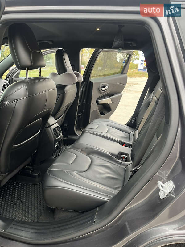 Позашляховик / Кросовер Jeep Cherokee 2019 в Полтаві фото 11 Позашляховик / Кросовер Jeep Cherokee 2019 в Полтаві