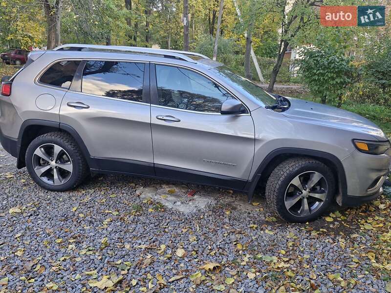 Внедорожник / Кроссовер Jeep Cherokee 2018 в Виннице