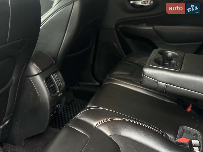 Внедорожник / Кроссовер Jeep Cherokee 2018 в Киеве фото 33 Внедорожник / Кроссовер Jeep Cherokee 2018 в Киеве