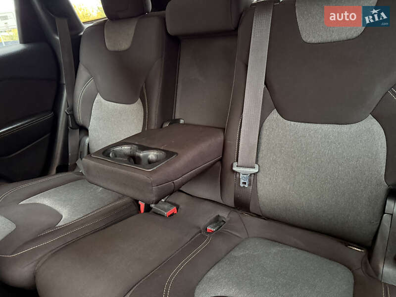 Внедорожник / Кроссовер Jeep Cherokee 2014 в Днепре фото 14 Внедорожник / Кроссовер Jeep Cherokee 2014 в Днепре