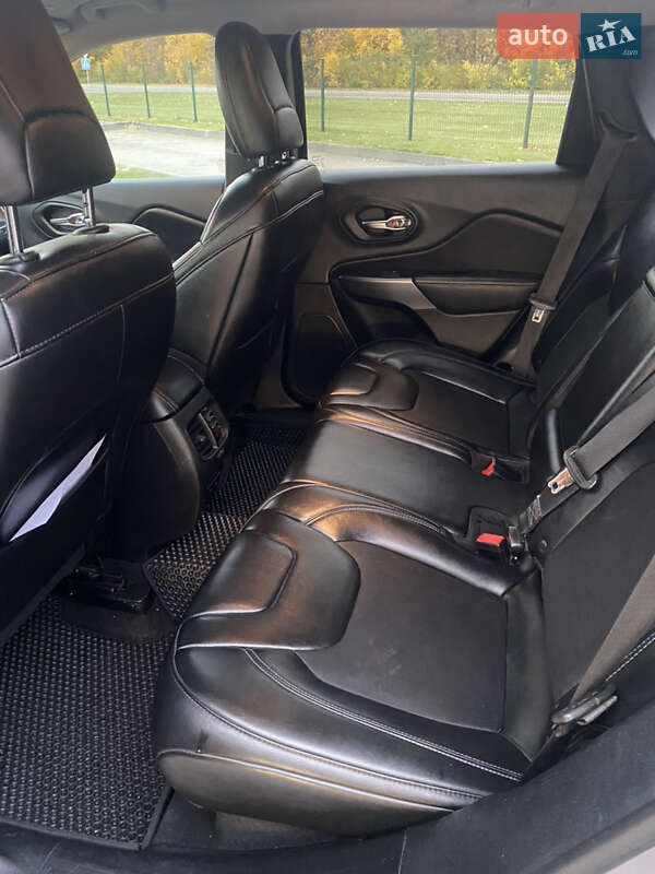 Внедорожник / Кроссовер Jeep Cherokee 2018 в Бродах фото 20 Внедорожник / Кроссовер Jeep Cherokee 2018 в Бродах