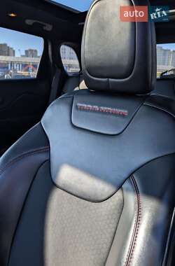 Позашляховик / Кросовер Jeep Cherokee 2018 в  фото 19 Позашляховик / Кросовер Jeep Cherokee 2018 в