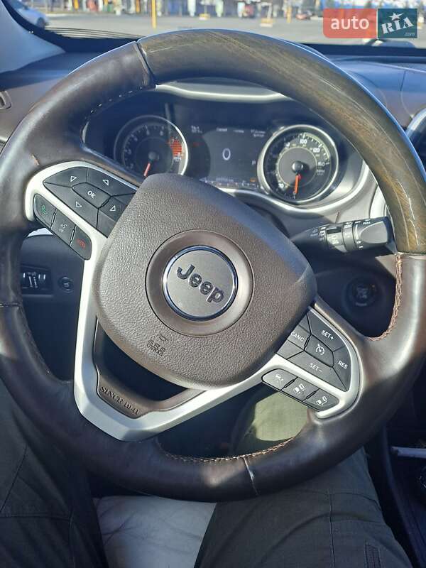 Внедорожник / Кроссовер Jeep Cherokee 2016 в Броварах