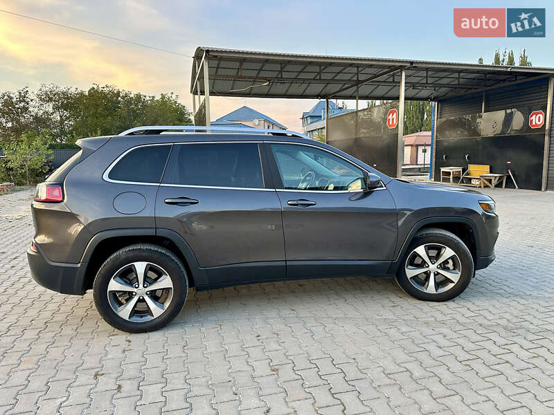 Позашляховик / Кросовер Jeep Cherokee 2020 в Кам'янець-Подільському