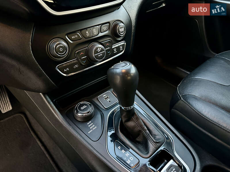 Позашляховик / Кросовер Jeep Cherokee 2020 в Кам'янець-Подільському