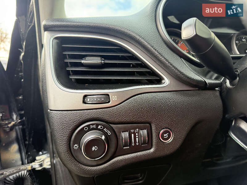 Внедорожник / Кроссовер Jeep Cherokee 2020 в Киеве