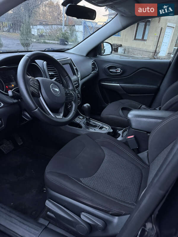 Внедорожник / Кроссовер Jeep Cherokee 2019 в Лубнах