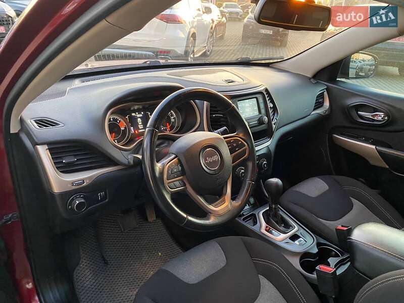 Позашляховик / Кросовер Jeep Cherokee 2016 в Львові