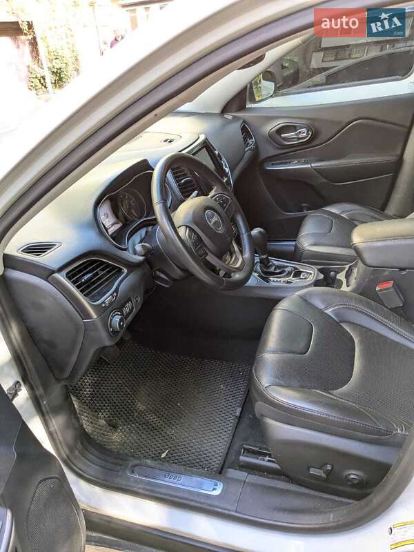 Позашляховик / Кросовер Jeep Cherokee 2019 в Запоріжжі