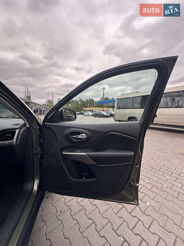 Позашляховик / Кросовер Jeep Cherokee 2021 в Києві