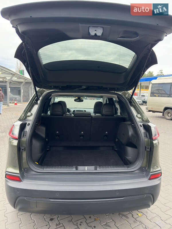 Позашляховик / Кросовер Jeep Cherokee 2021 в Києві