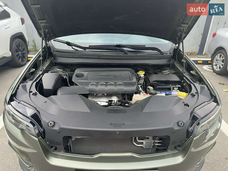 Позашляховик / Кросовер Jeep Cherokee 2021 в Києві