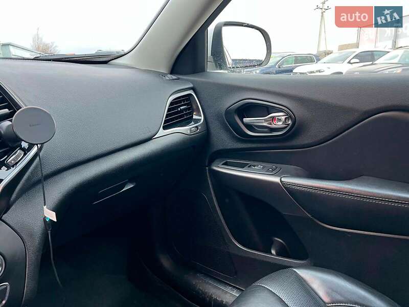 Позашляховик / Кросовер Jeep Cherokee 2020 в Львові фото 36 Позашляховик / Кросовер Jeep Cherokee 2020 в Львові