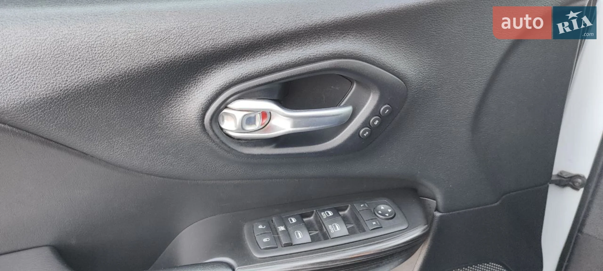 2014 Jeep Cherokee - мініатюра 13