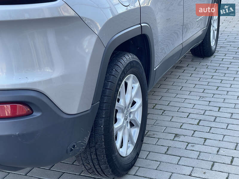 Позашляховик / Кросовер Jeep Cherokee 2013 в Полтаві