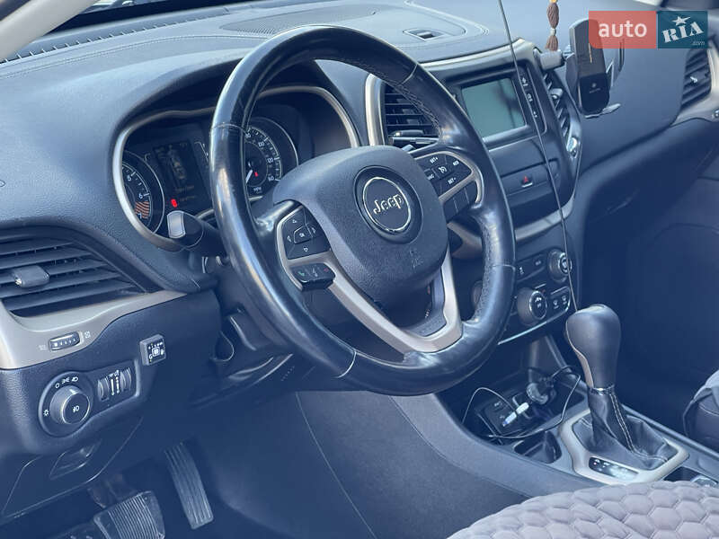 Позашляховик / Кросовер Jeep Cherokee 2013 в Полтаві