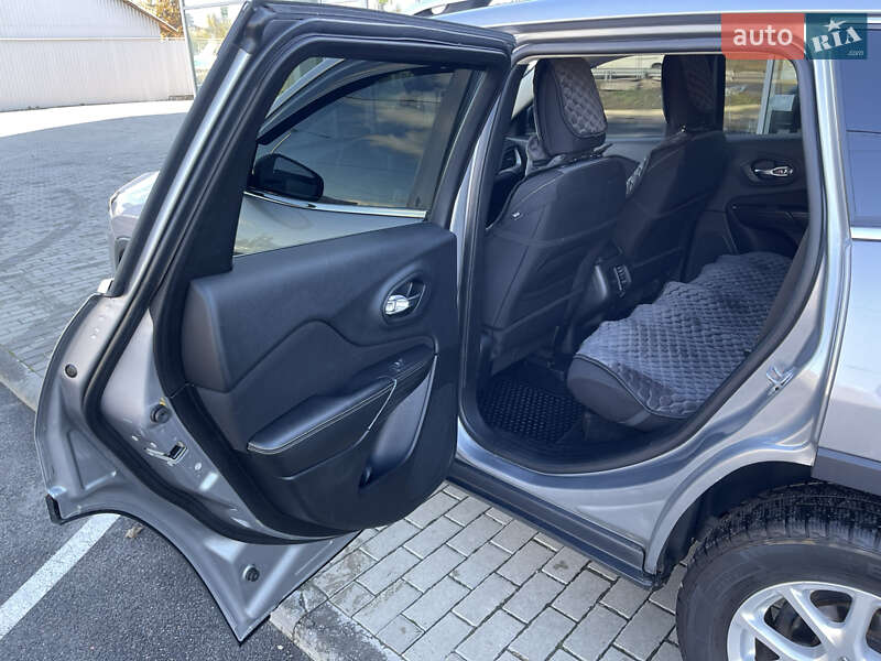 Позашляховик / Кросовер Jeep Cherokee 2013 в Полтаві