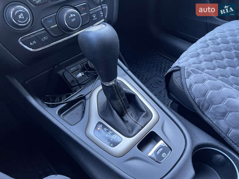 Позашляховик / Кросовер Jeep Cherokee 2013 в Полтаві